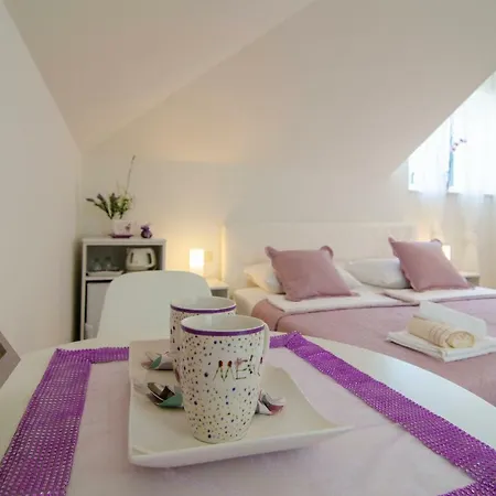 Gasthuis Old Town Center 4*