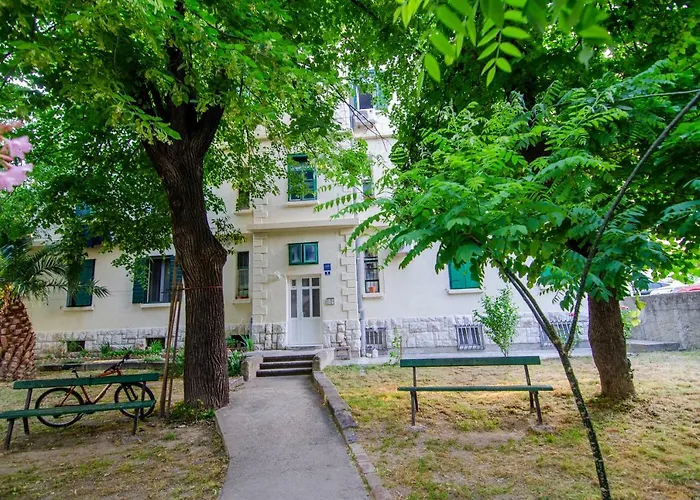 Old Town Center بيت ضيافة