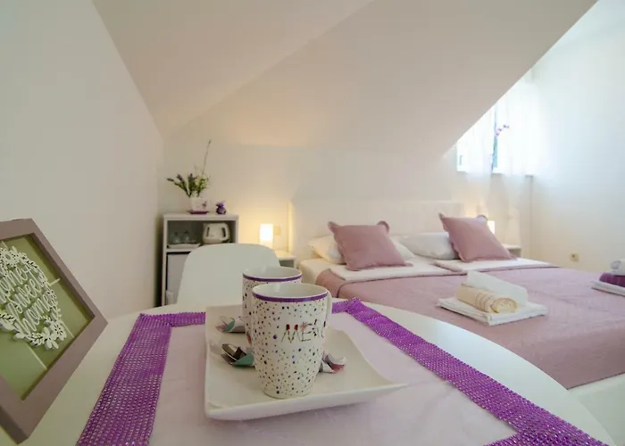 Pensión Old Town Center 4*